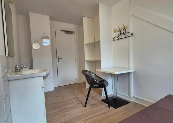 Budget Weber - Centre Gare Szálloda *